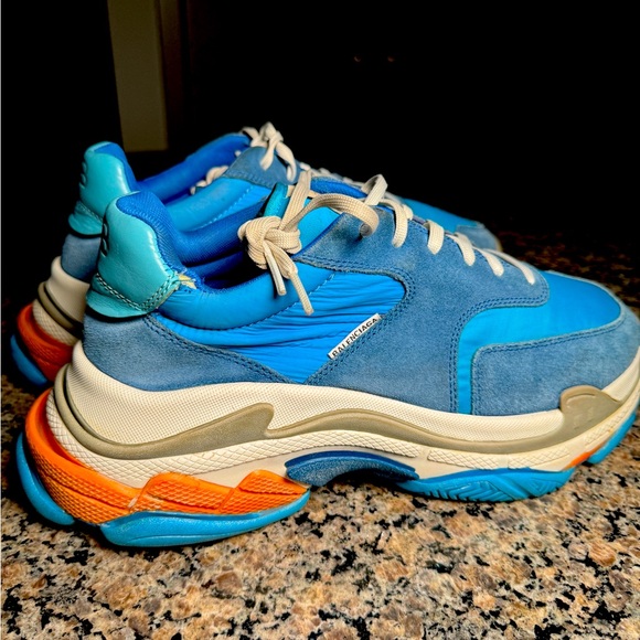 Balenciaga - Picture 2 of 4